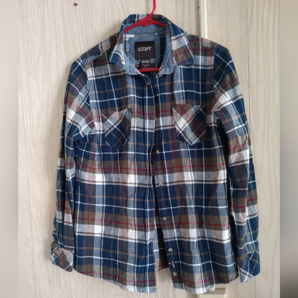 CQR plaid long sleeve button up shirt.